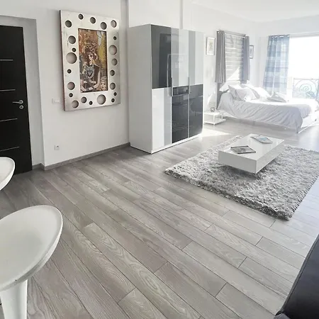 דירה Luxurious Near Monaco With Sea View